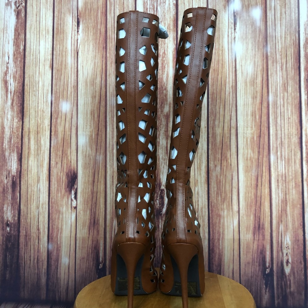 JustFab Scene Prunella Laser Cut Heeled Boot (7.5) - Picture 6 of 12